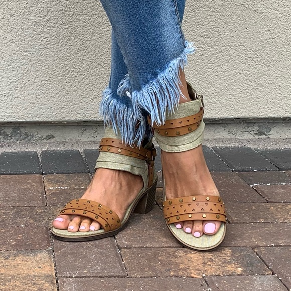 NIB Canvas Harness Boho Kitten Block Heel Sandal - Picture 3 of 8